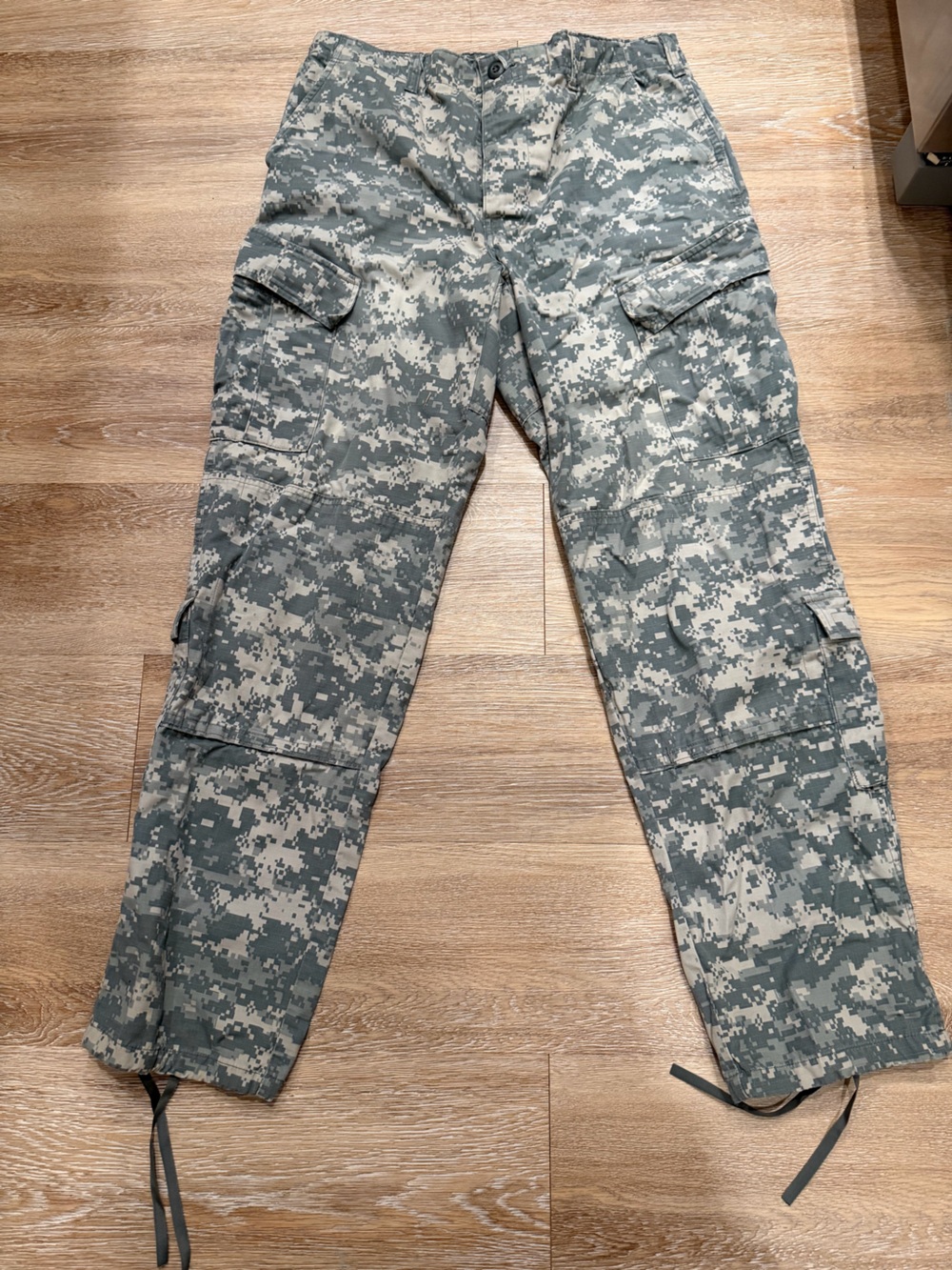 Men's Digital Urban Camo Cargo Pants - Gray/Green